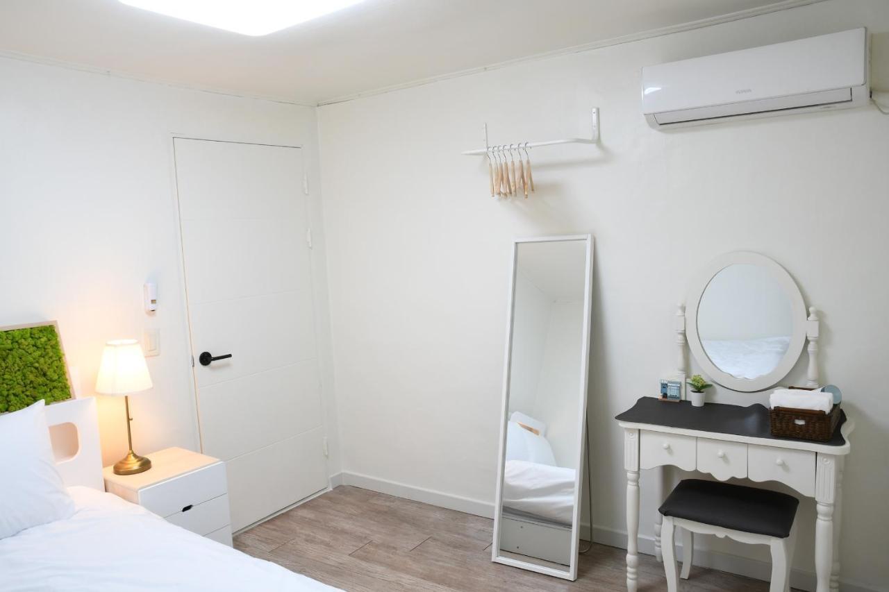 Aiola Cine Hongdae Apartment Seoul Ngoại thất bức ảnh