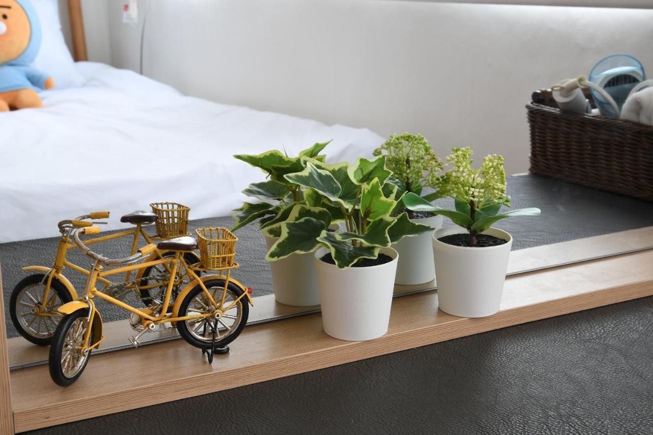 Aiola Cine Hongdae Apartment Seoul Ngoại thất bức ảnh