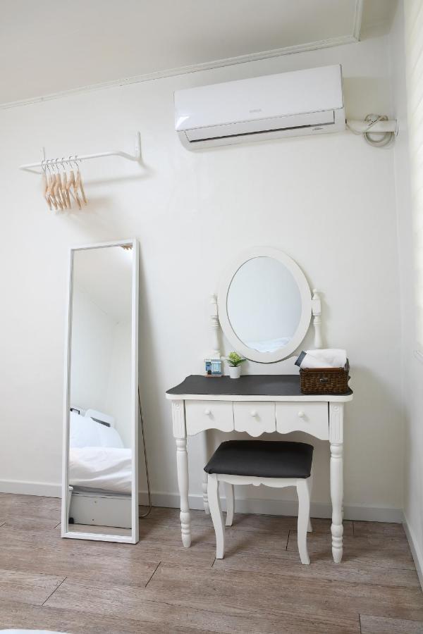 Aiola Cine Hongdae Apartment Seoul Ngoại thất bức ảnh